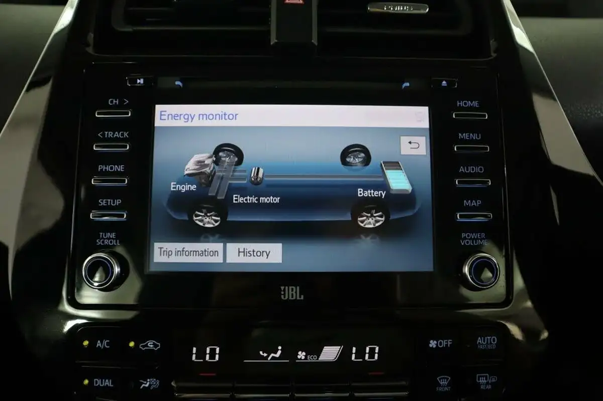 2019-toyota-prius-18-vvt-i-excel-cvt-big-41
