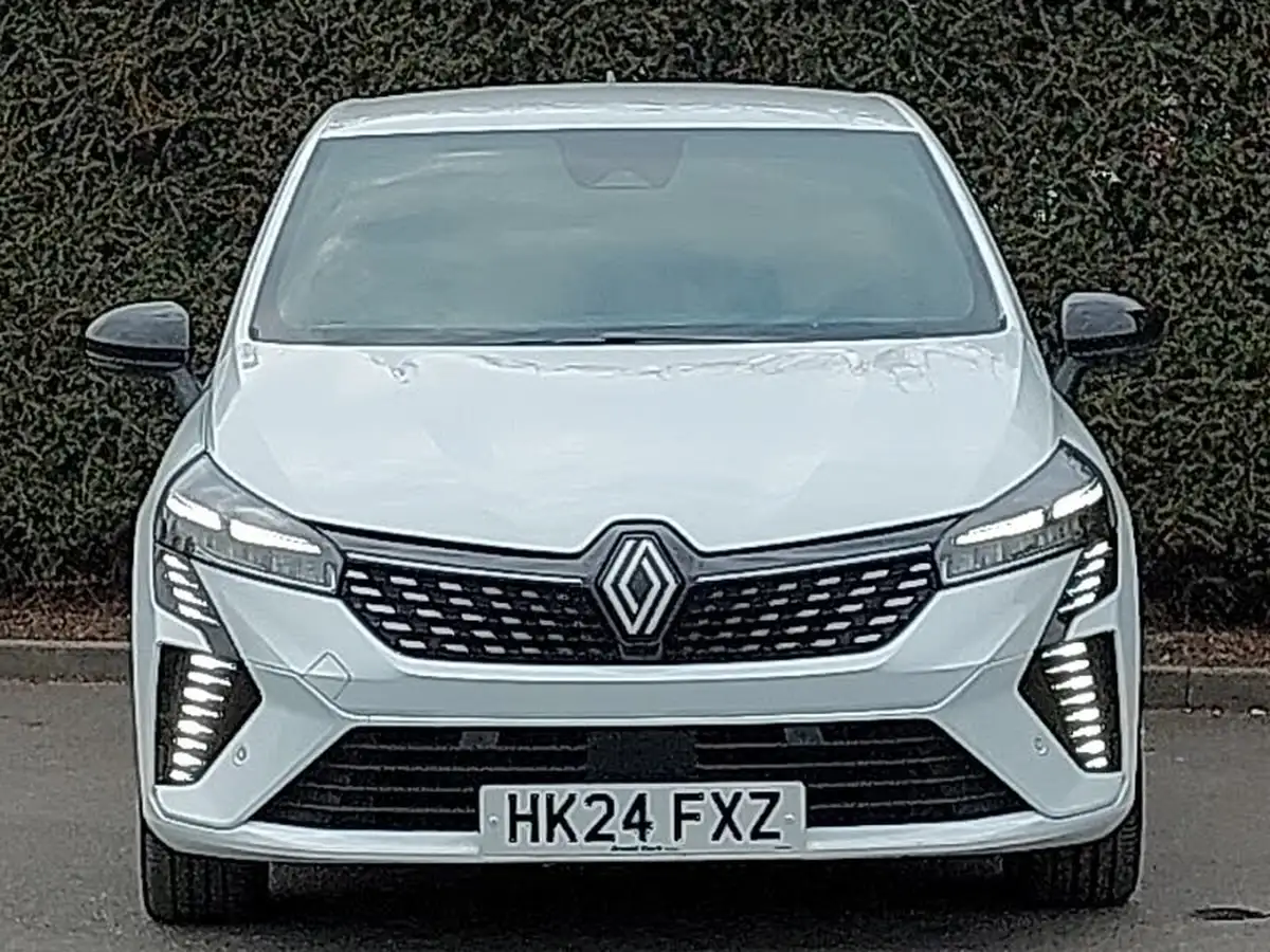 2024-renault-clio-16-techno-big-18
