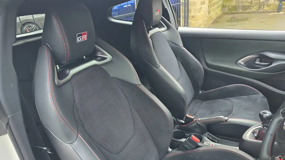 2021-toyota-yaris-16-gr-circuit-pack-big-14