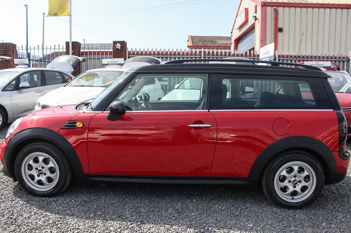 2012-mini-clubman-16-cooper-big-4