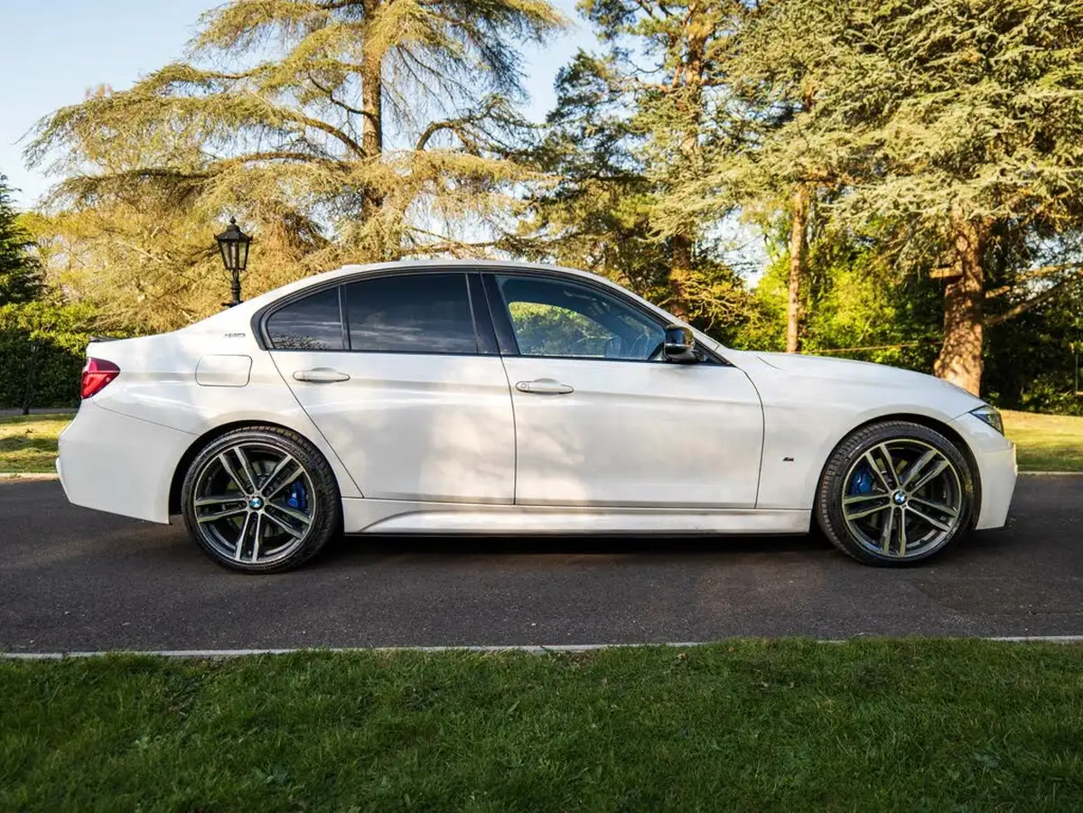 2017-bmw-3-series-20-330e-m-sport-shadow-edition-big-6