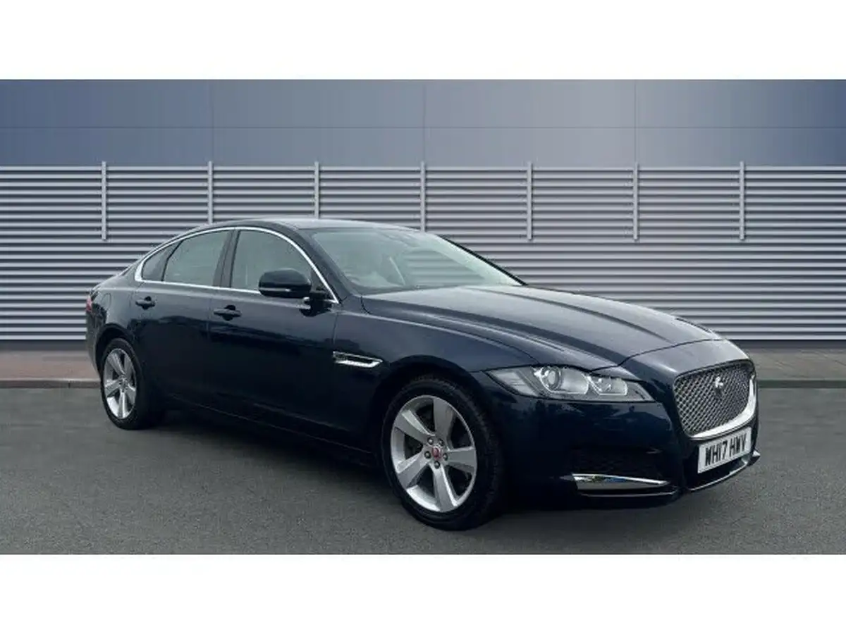 2017-jaguar-xf-20td-portfolio-180ps-saloon-4d-1999cc-auto-big-0