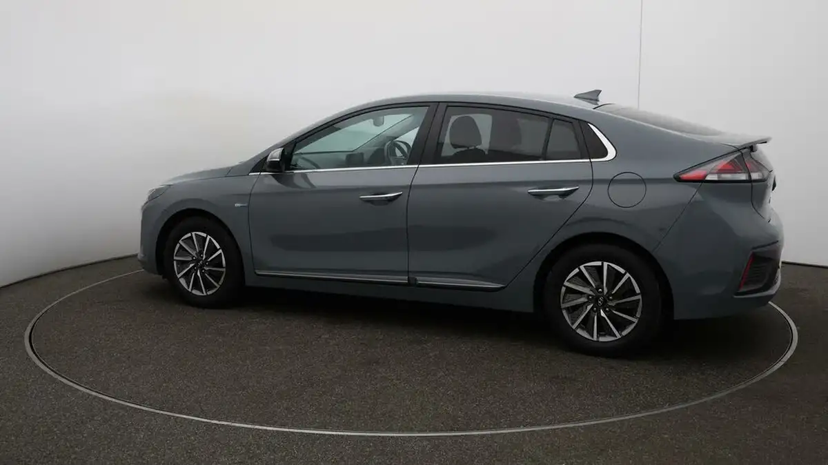 2021-hyundai-ioniq-e-premium-se-electric-100kw-big-41