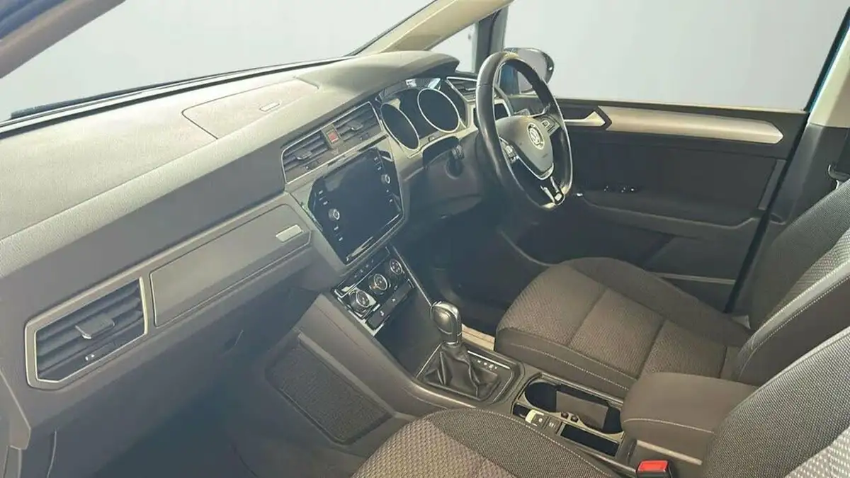 2018-volkswagen-touran-16tdi-se-dsg-big-1