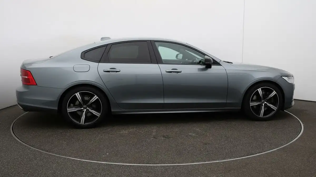 2020-volvo-s60-20-b5-r-design-big-42