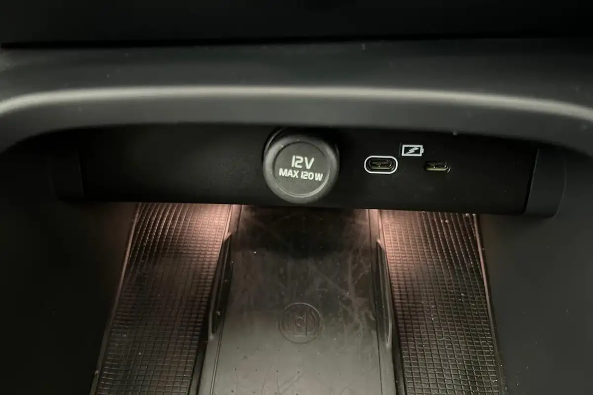 2024-volvo-xc40-20-b4-plus-big-31