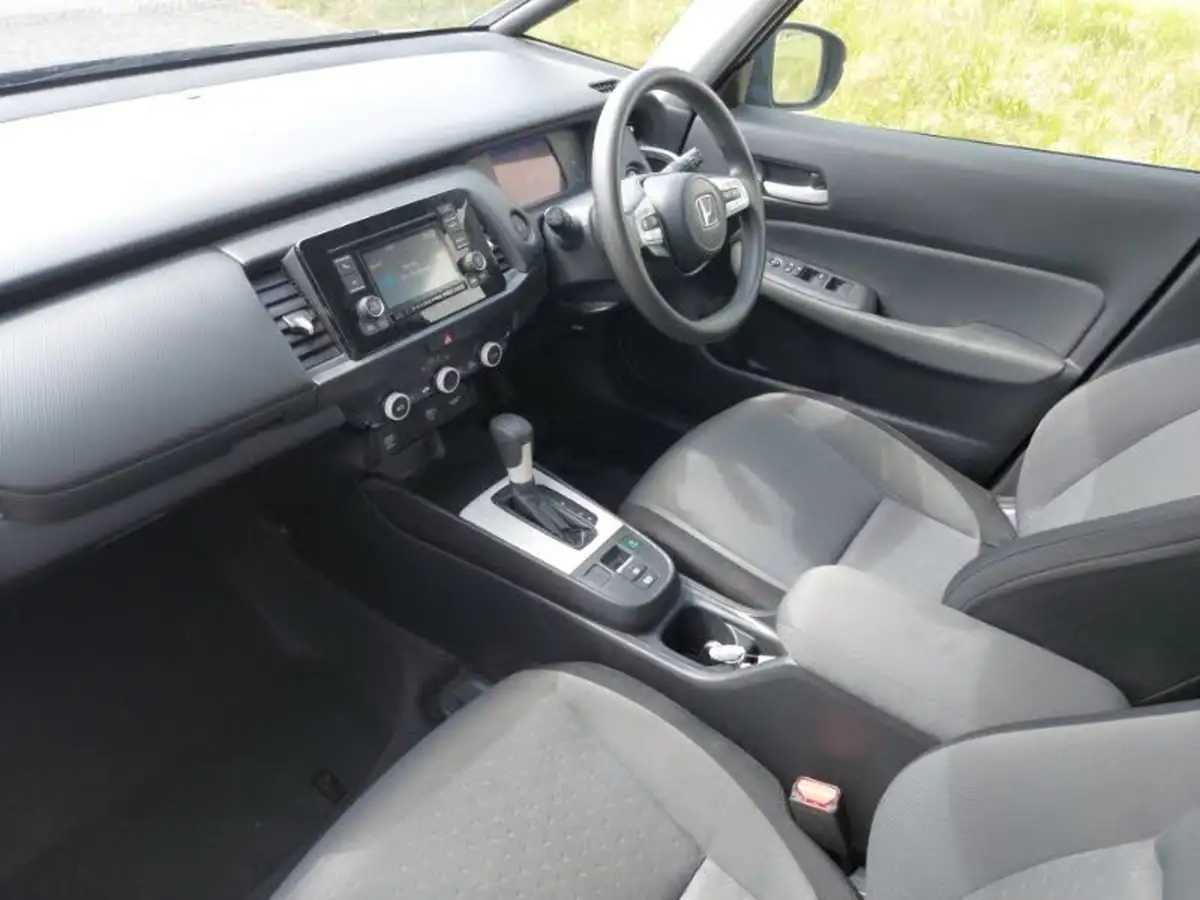 2021-honda-jazz-15-i-mmd-se-109ps-big-4
