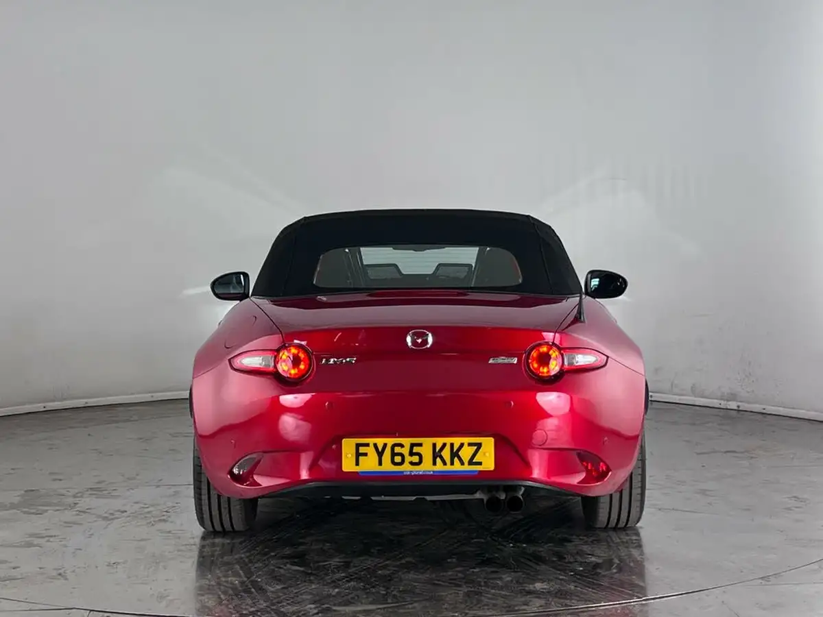 2015-mazda-mx-5-15-sport-nav-big-10