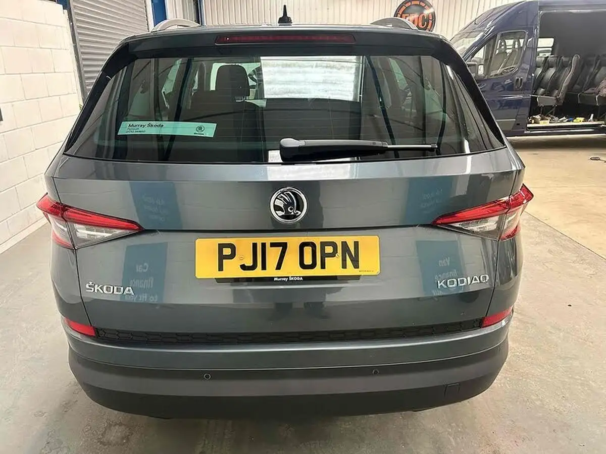 2017-skoda-kodiaq-20tdi-se-5-seatsss-dsg-big-4