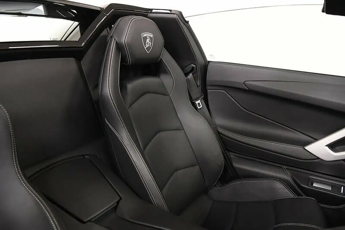 2015-lamborghini-aventador-65-lp-700-4-roadster-big-11