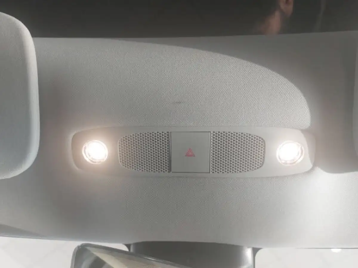 2021-tesla-model-3-e-long-range-awd-big-18
