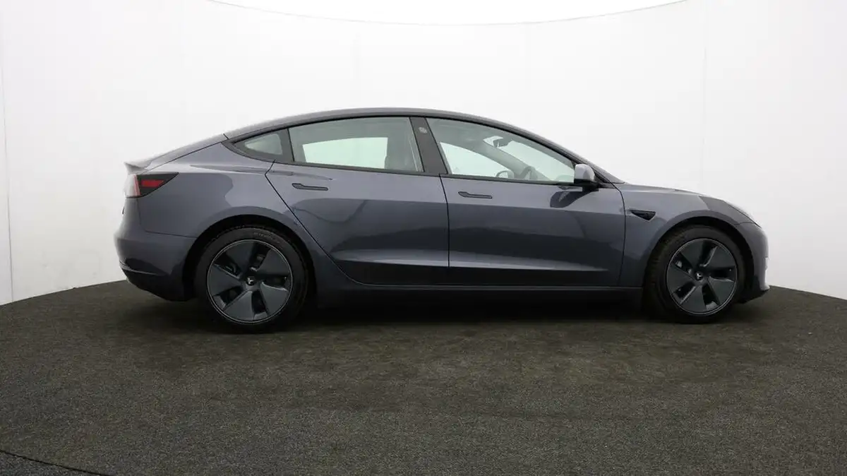 2021-tesla-model-3-e-long-range-awd-big-31