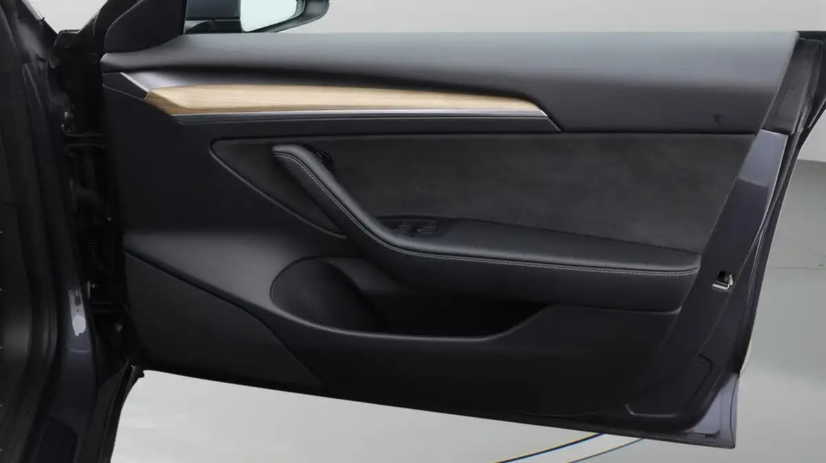 2021-tesla-model-3-e-long-range-awd-big-14