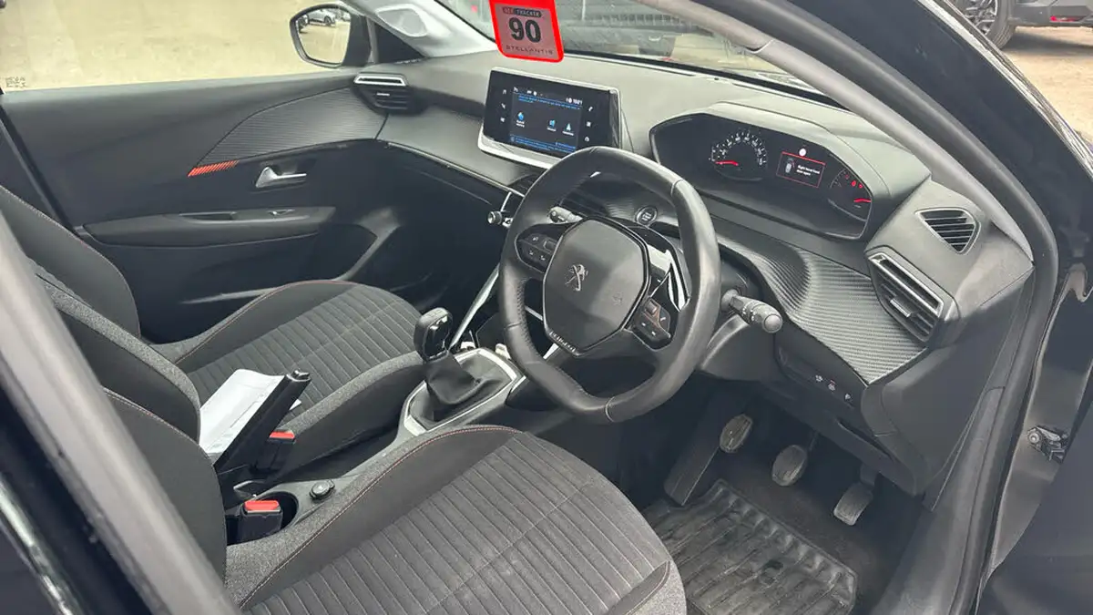 2023-peugeot-208-12-puretech-active-premium-75ps-big-10