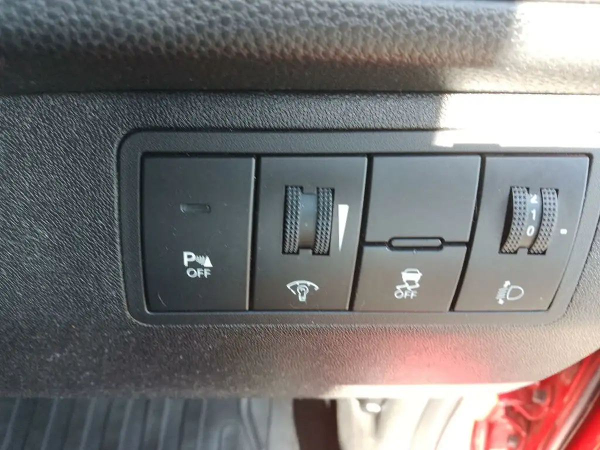 2012-kia-venga-16-2-big-32
