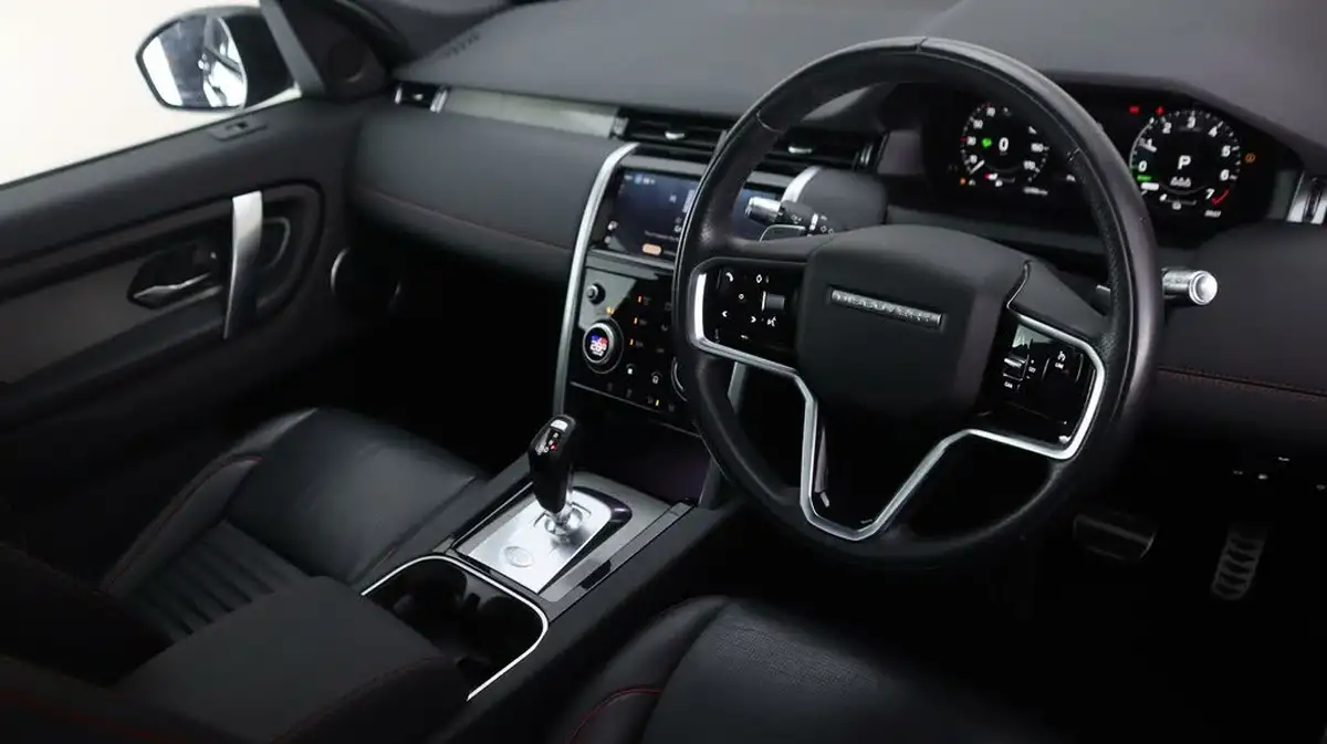 2021-land-rover-discovery-sport-15-p300e-r-dynamic-se-big-8