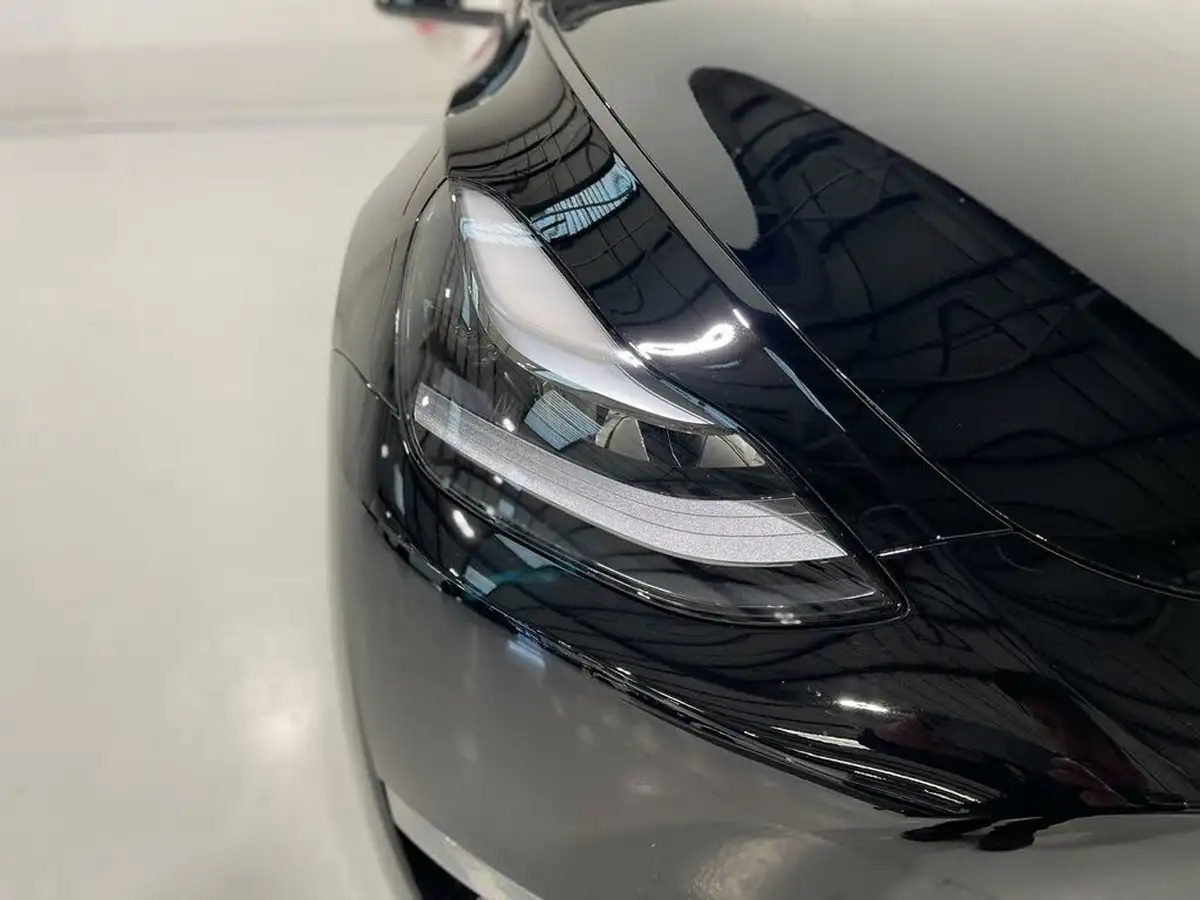 2024-tesla-model-y-e-performance-big-45