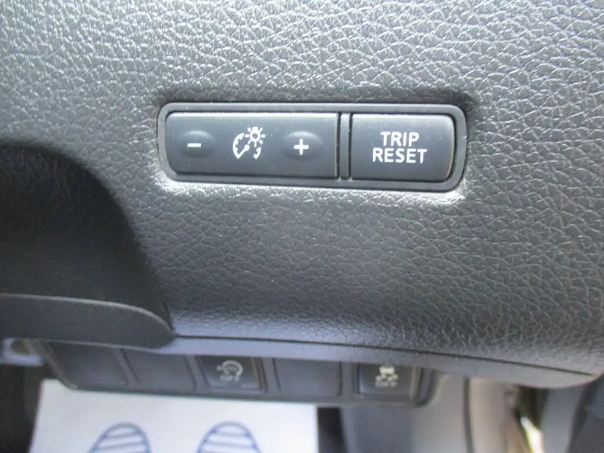 2015-nissan-pulsar-12-dig-t-n-tec-big-45