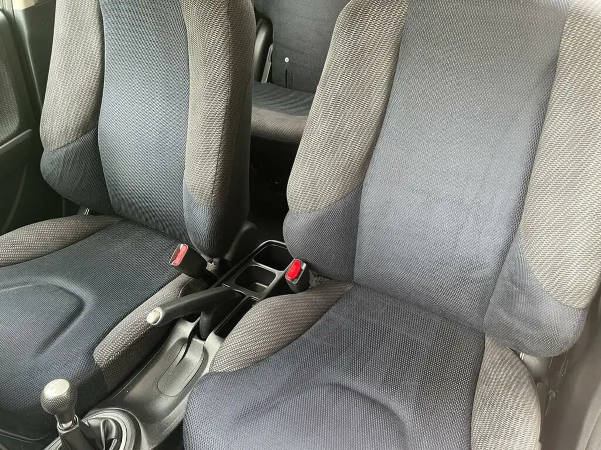 2012-honda-jazz-14-es-big-35