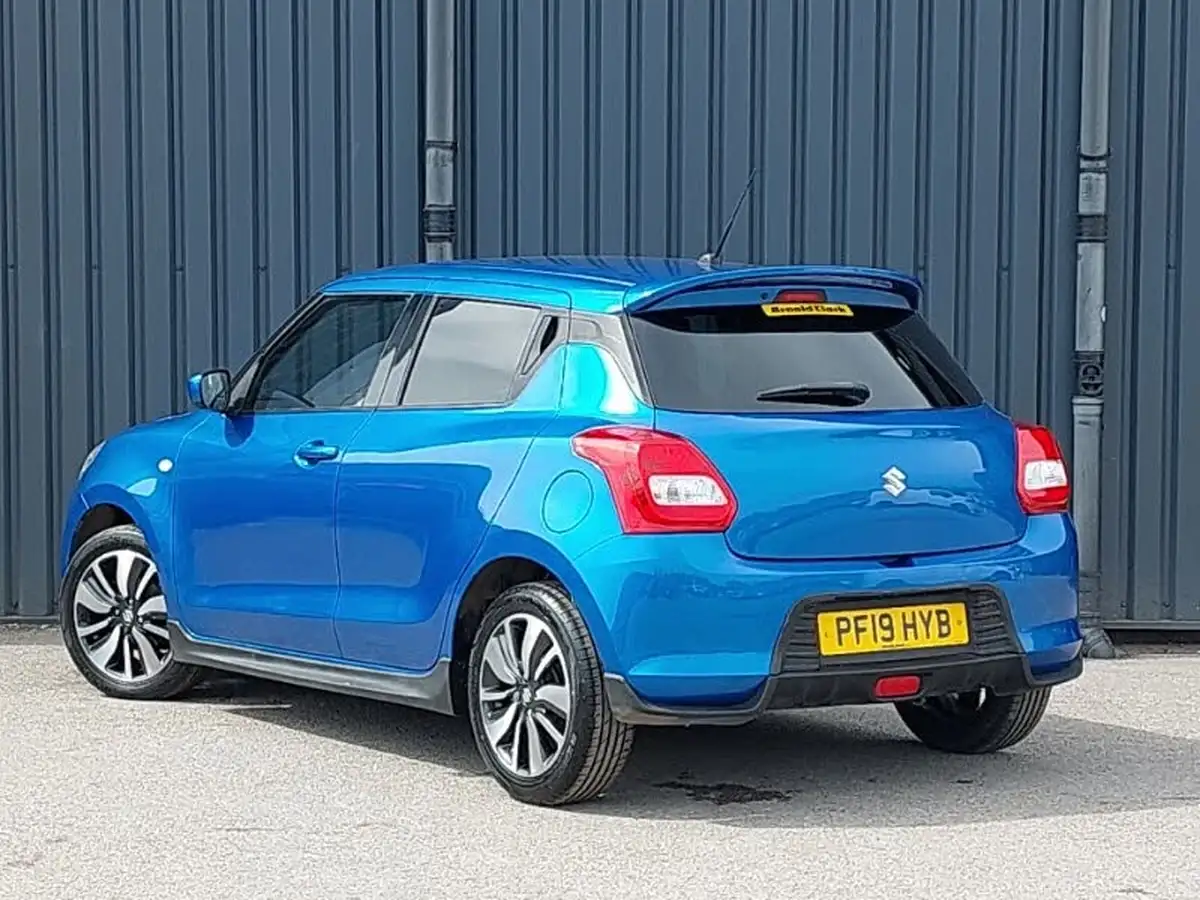 2019-suzuki-swift-12-dualjet-attitude-big-1