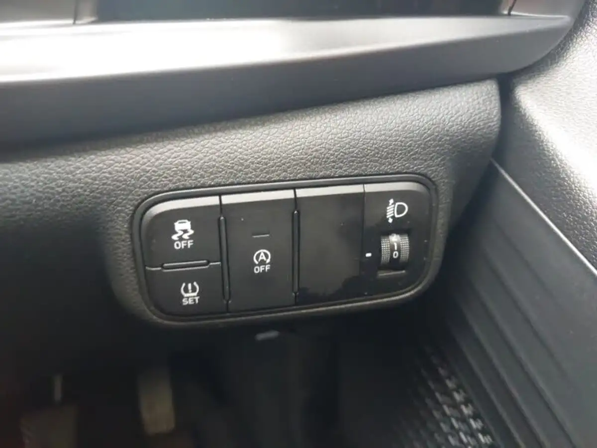 2024-hyundai-i20-10-t-gdi-advance-big-15