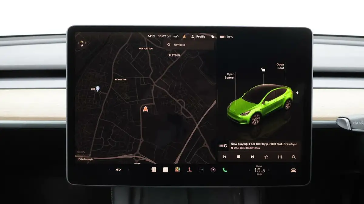 2023-tesla-model-y-e-long-range-big-11