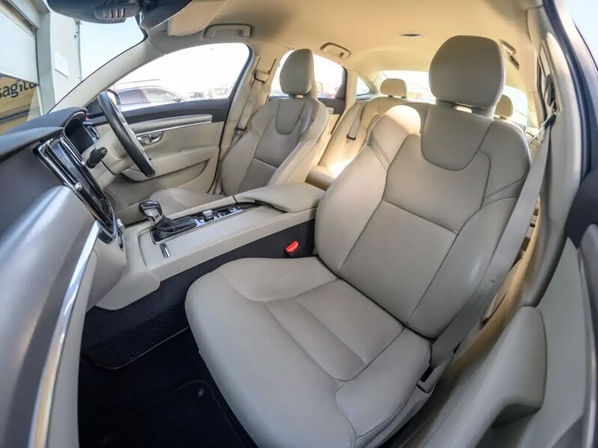 2019-volvo-s90-20-t4-momentum-big-26
