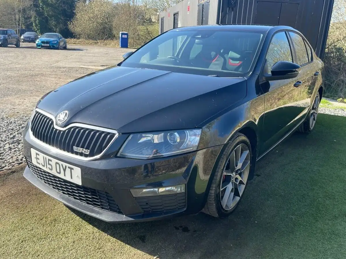 2015-skoda-octavia-20tdi-vrs-hatchback-big-10