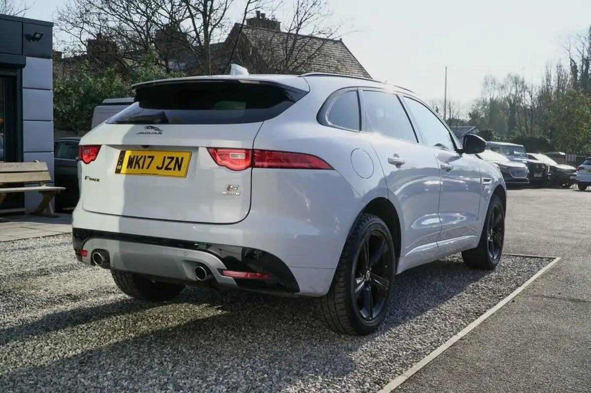 2017-jaguar-f-pace-30td-s-big-5