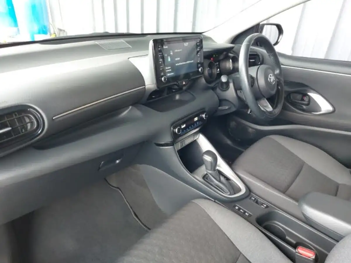 2022-toyota-yaris-15-vvt-i-design-big-4