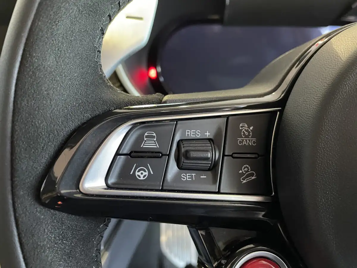 2025-alfa-romeo-stelvio-29-biturbo-quadrifoglio-512bhp-big-53
