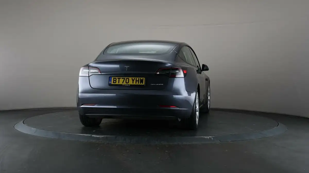 2020-tesla-model-3-e-long-range-big-64