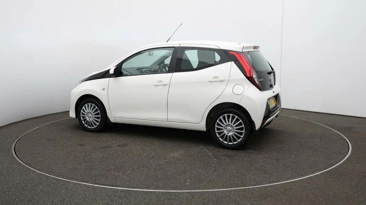 2019-toyota-aygo-10-vvt-i-x-play-big-38