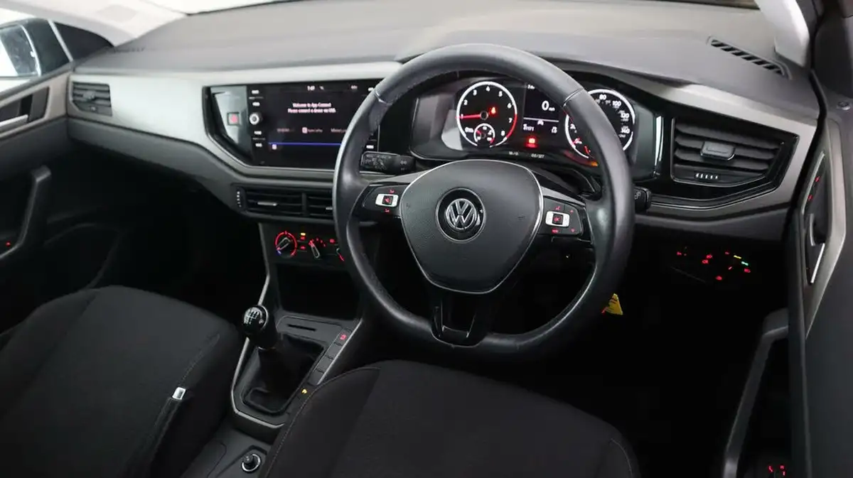 2020-volkswagen-polo-10-tsi-match-big-9
