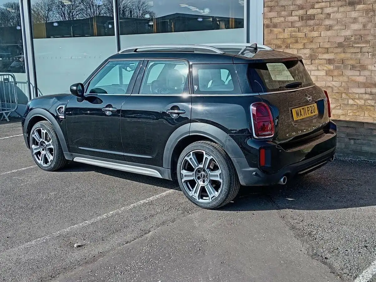 2021-mini-countryman-20-cooper-s-exclusive-big-2