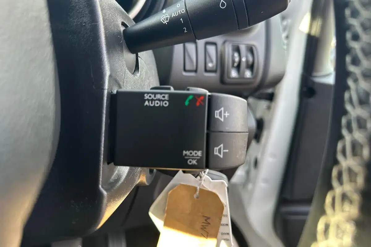 2021-renault-trafic-20dci-ll30-energy-120-sport-big-35
