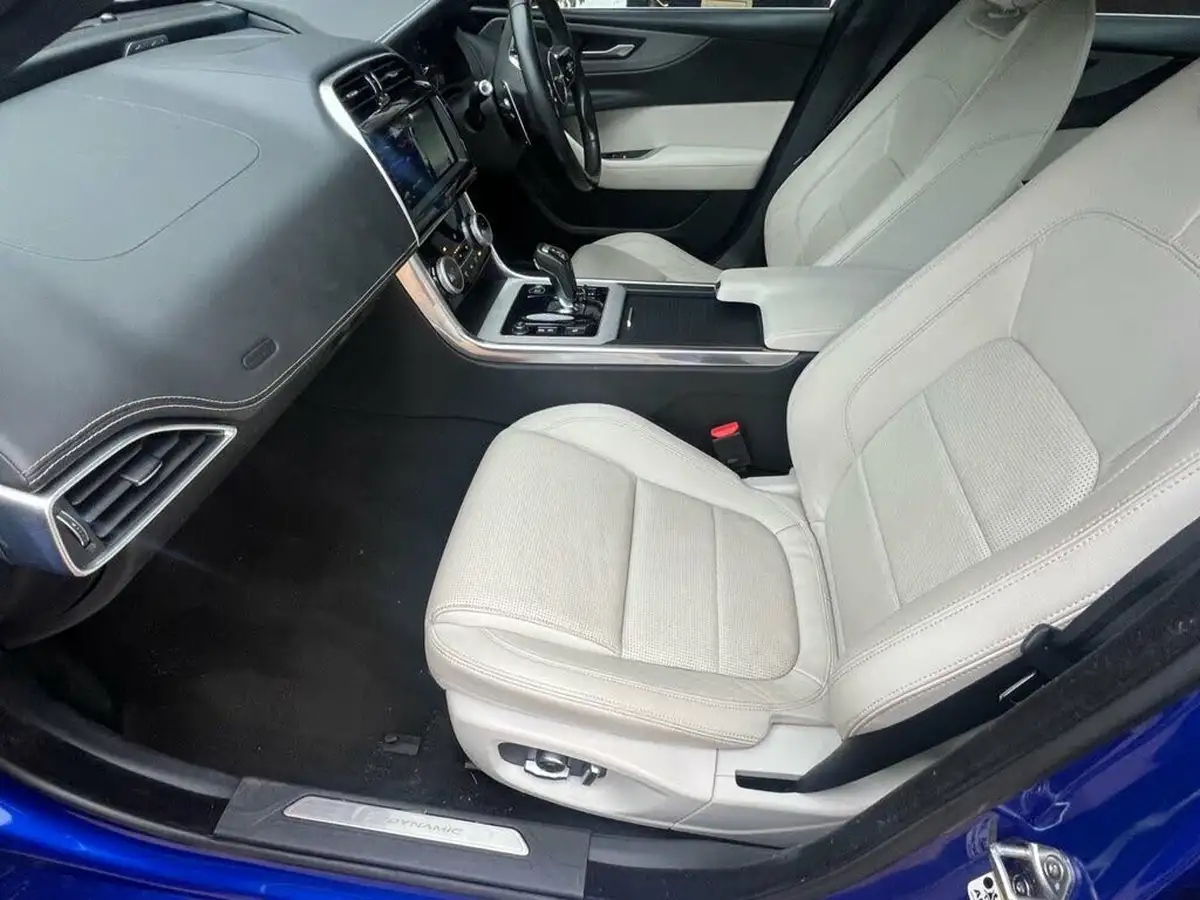 2020-jaguar-xe-20i-r-dynamic-s-250ps-big-23