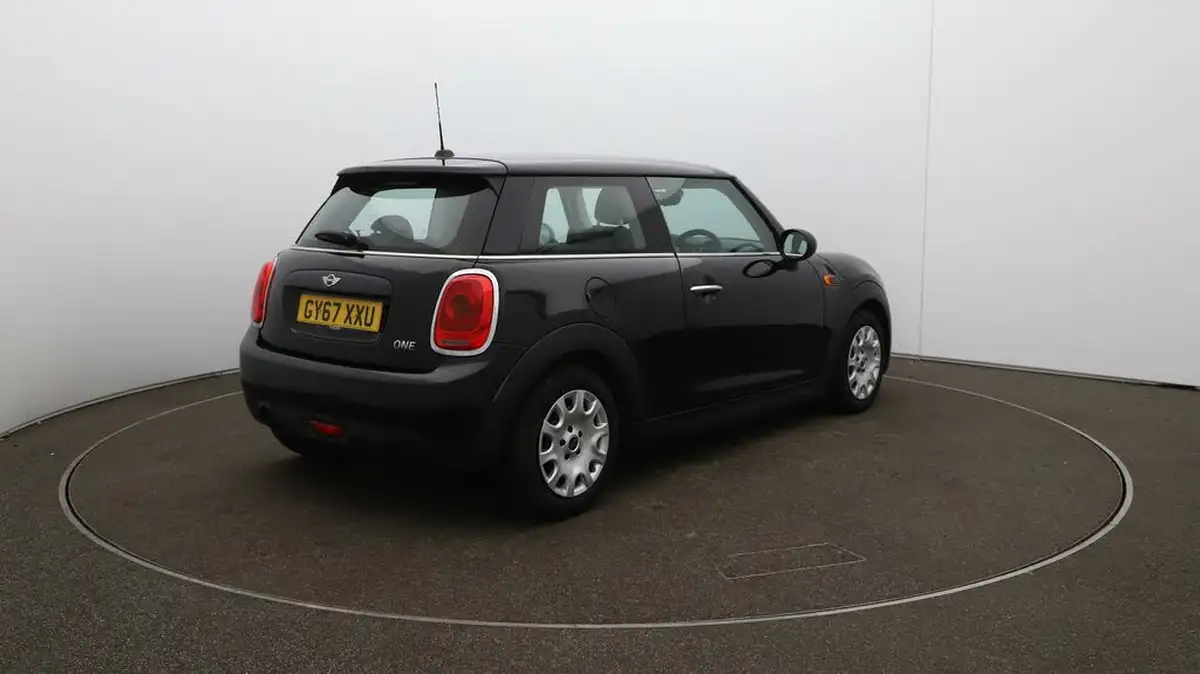 2017-mini-cooper-15-one-ss-3d-big-41
