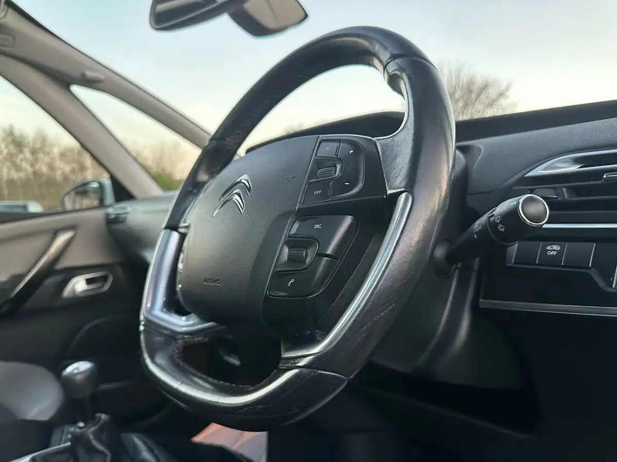 2014-citroen-c4-picasso-16e-hdi-exclusive-big-32