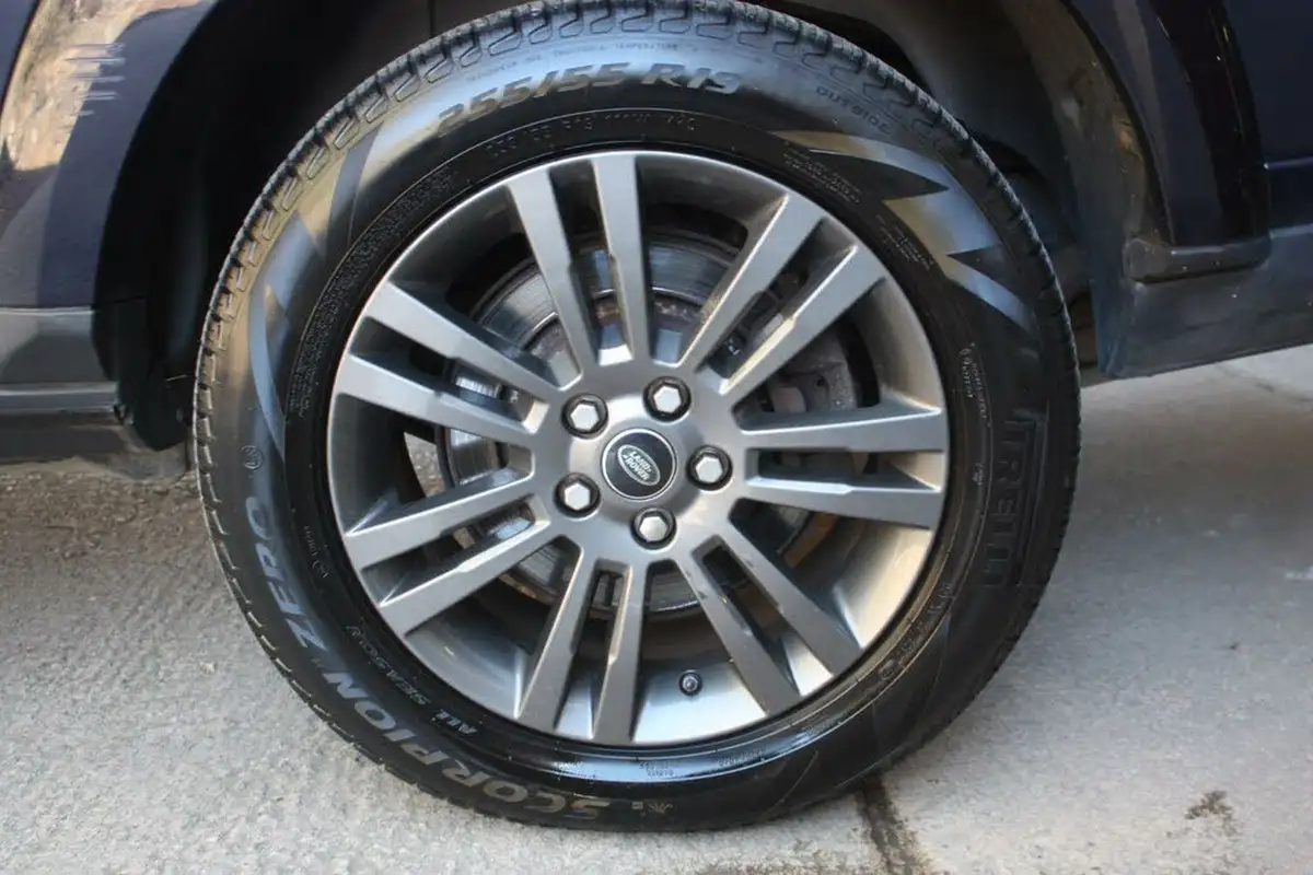 2016-land-rover-discovery-4-30-sd-v6-graphite-big-24