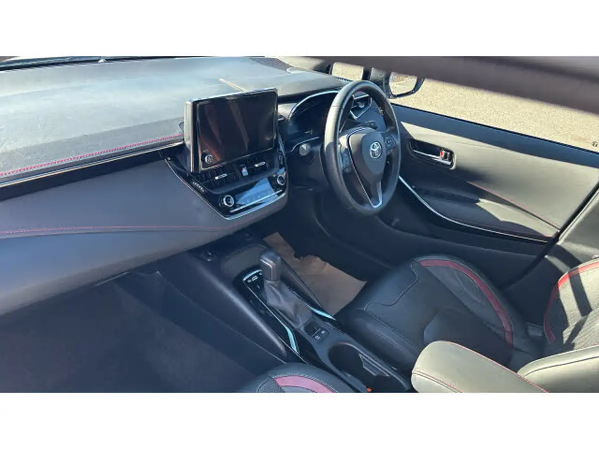 2022-toyota-corolla-18-vvt-i-excel-120bhp-trk-hatchback-big-8