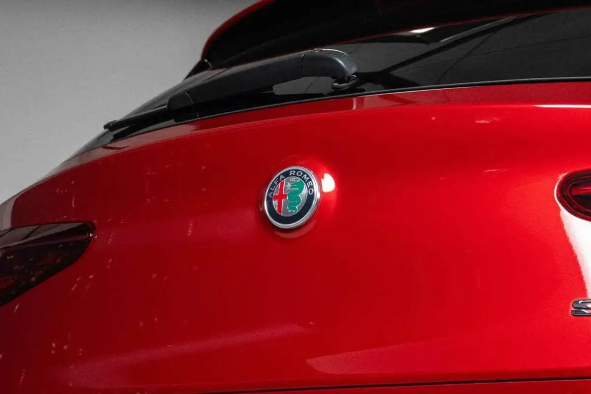 2018-alfa-romeo-stelvio-29-biturbo-quadrifoglio-big-7