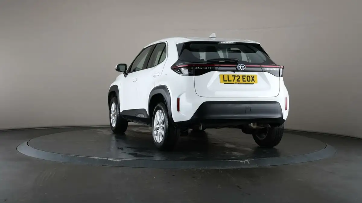 2023-toyota-yaris-cross-15-vvt-i-icon-big-46