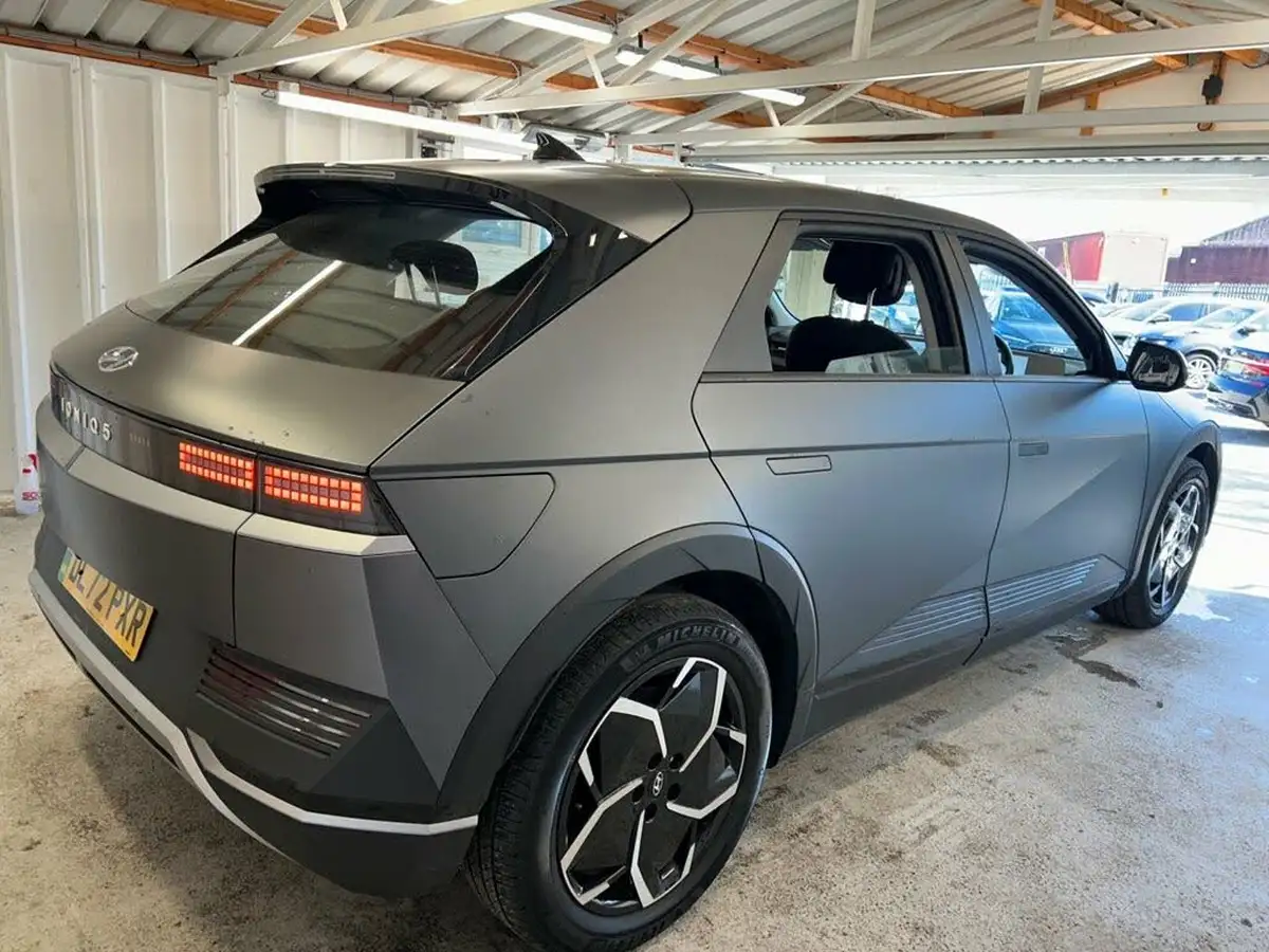 2023-hyundai-ioniq-5-e-se-connect-big-3