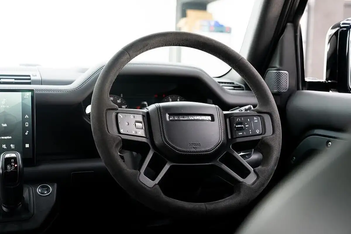 2021-land-rover-110-defender-50-p525-v8-carpathian-edition-big-13