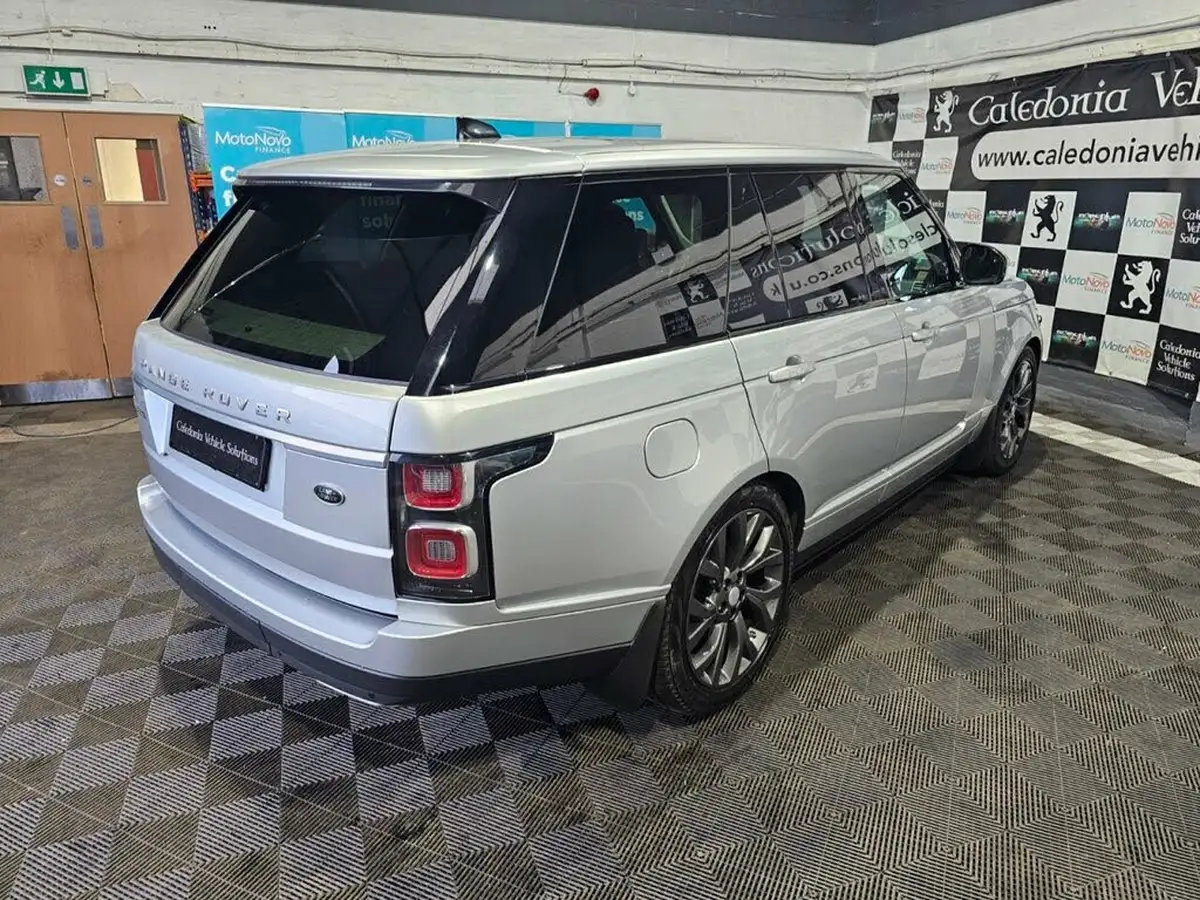 2019-land-rover-range-rover-30-sd-v6-vogue-big-56