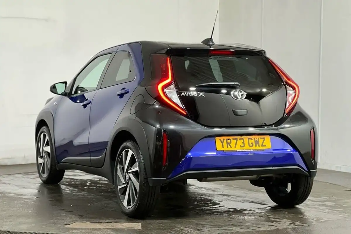 2023-toyota-aygo-x-10-vvt-i-edge-big-14