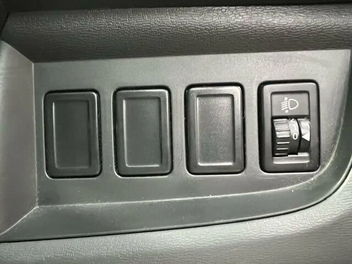 2014-suzuki-alto-10-sz-big-23