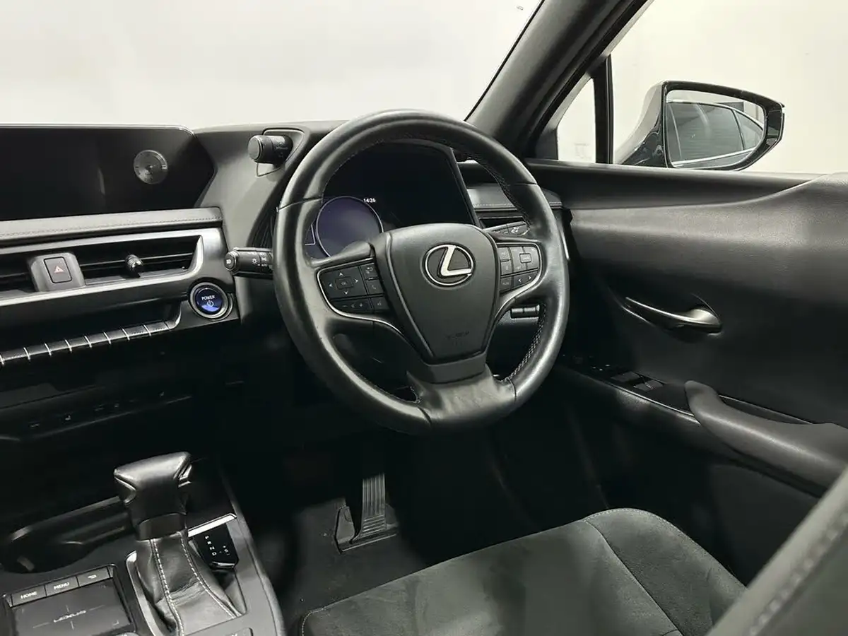 2019-lexus-ux-250h-20-ux-premium-pack-big-9