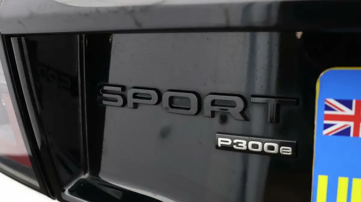 2022-land-rover-discovery-sport-15-p300e-r-dynamic-se-big-19